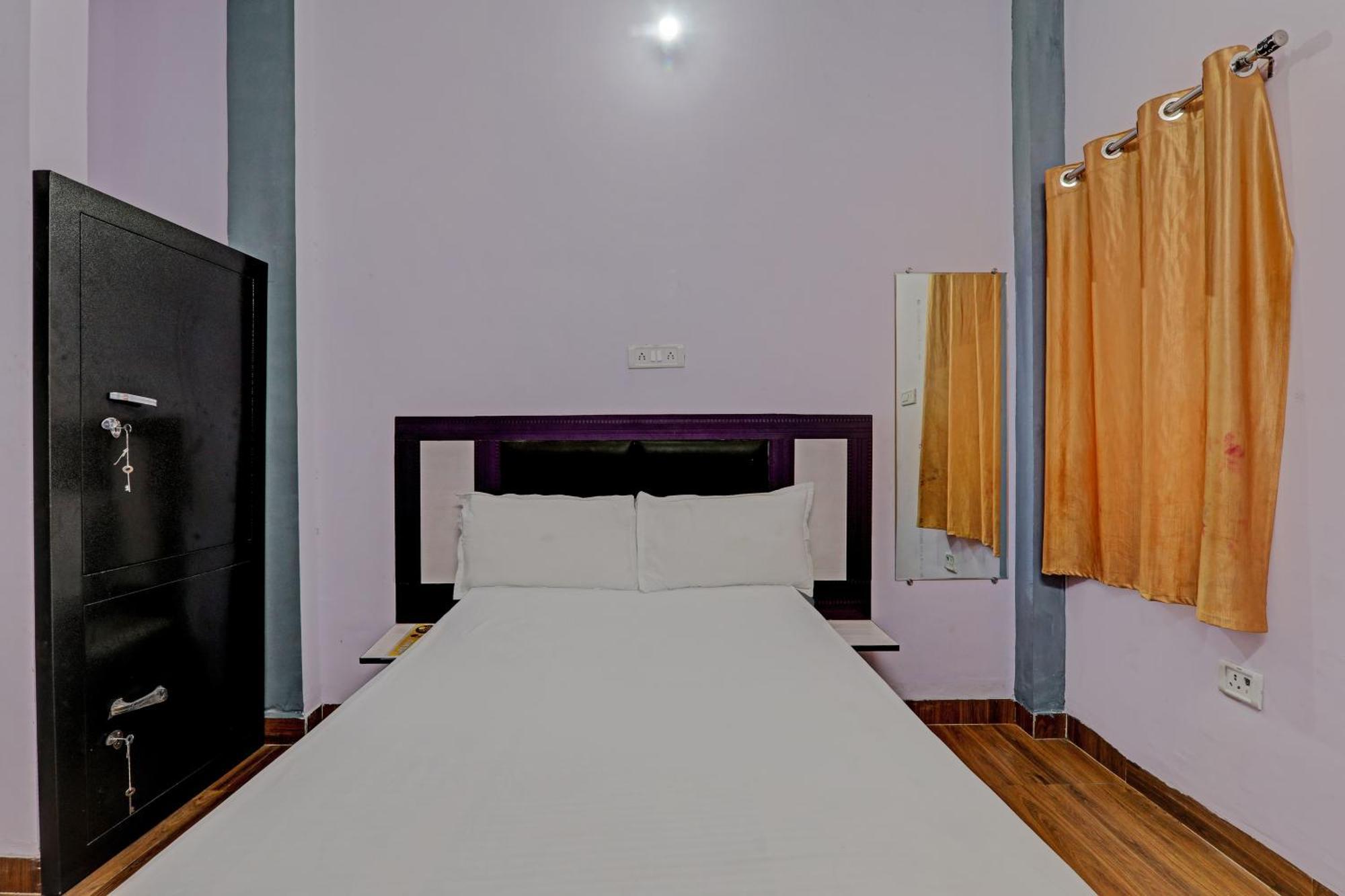 Oyo Hotel Crown Lucknow Dış mekan fotoğraf