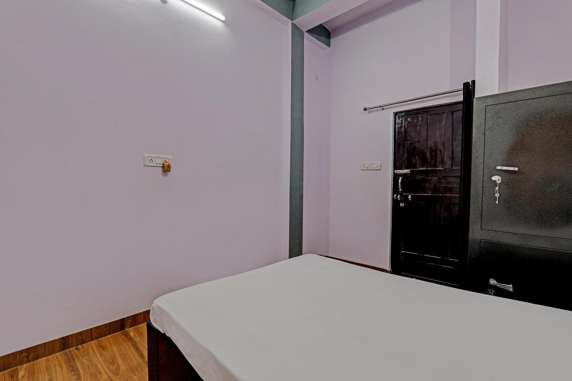 Oyo Hotel Crown Lucknow Dış mekan fotoğraf