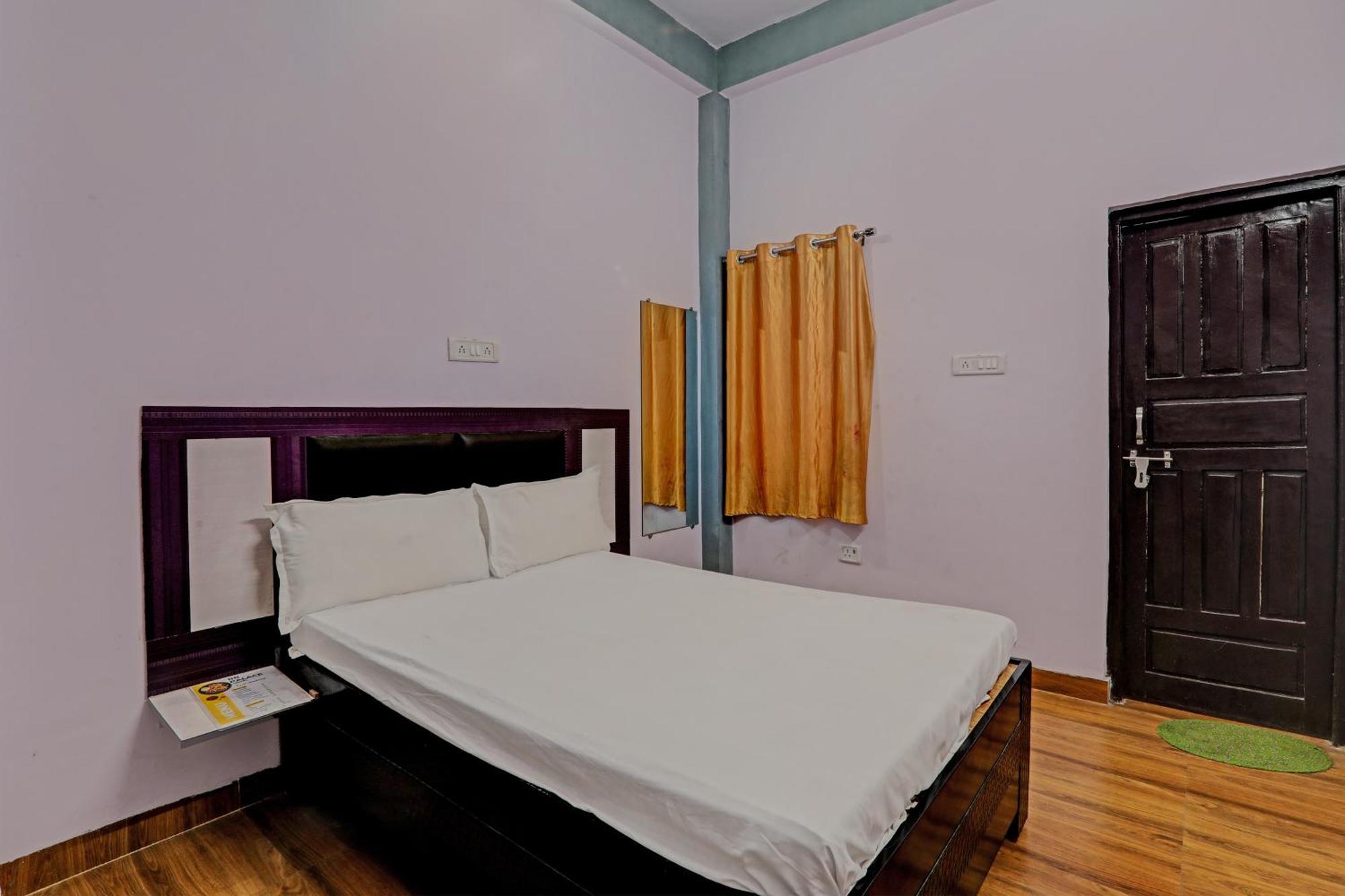Oyo Hotel Crown Lucknow Dış mekan fotoğraf